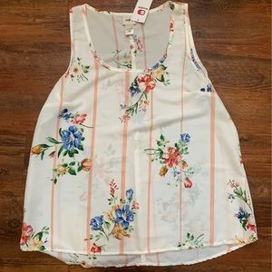 NWT Daytrip Floral Tank